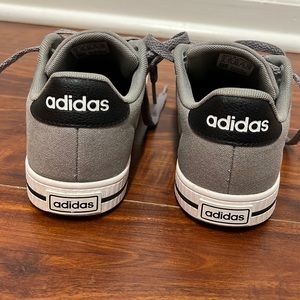 Adidas youth tennis shoe